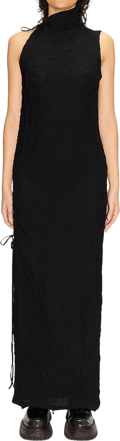 Crinkle dress, från Hope, i färgen Black Crinkle.