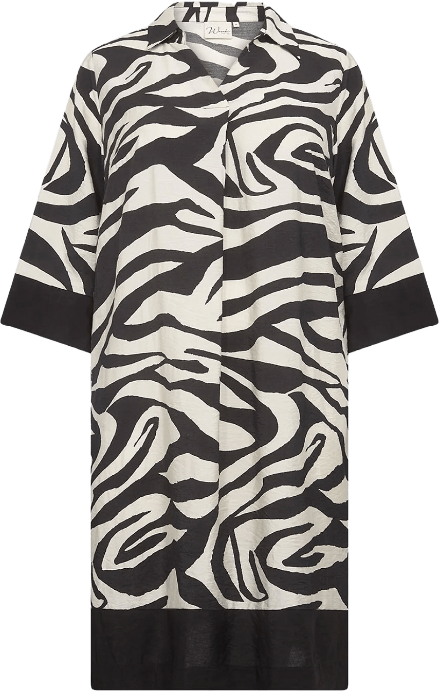 WA-Luana 4 Dress, från Wasabi Concept, i färgen Black Combi.