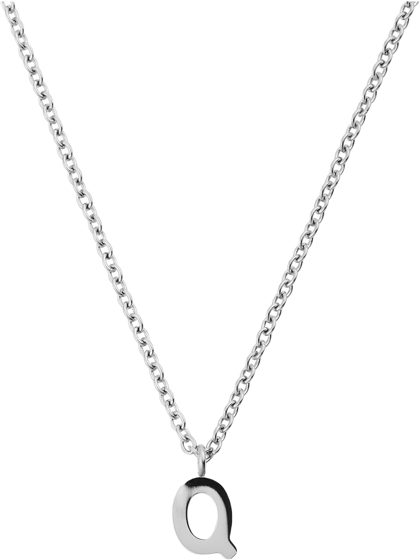 Petite Plain Letter Q Steel Necklace, från Mockberg, i färgen Steel.