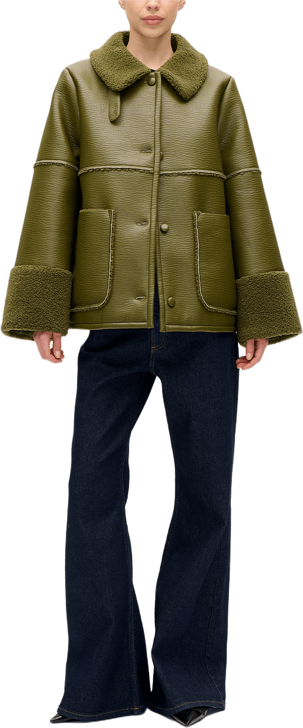 BIRDIE Outerwear jacket, från Baum und Pferdgarten, i färgen Ivy Green.