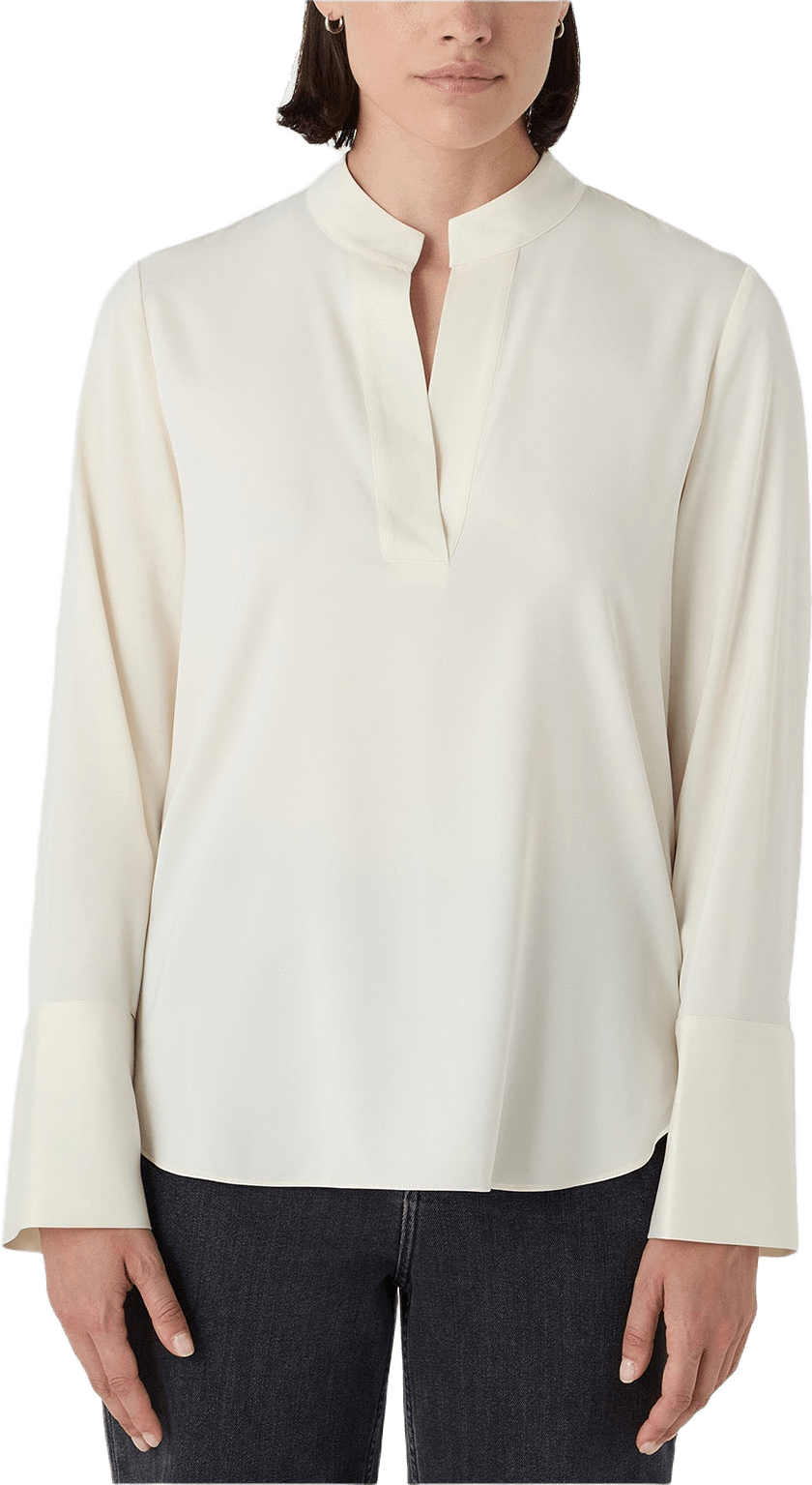The Ambre Satin Blouse, från Marville Road, i färgen Creme.