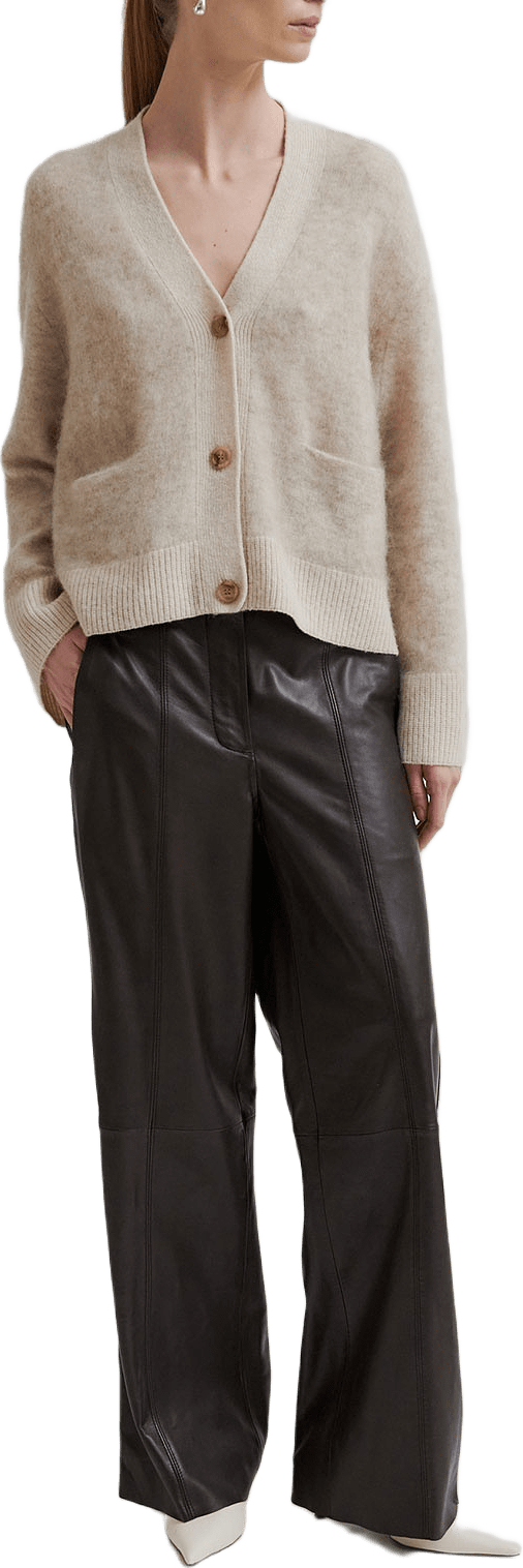 Anneleen Knit Boxy Cardigan, från Second Female, i färgen Trench Coat.