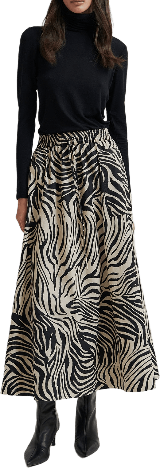 Pranni Skirt, från Second Female, i färgen Black.