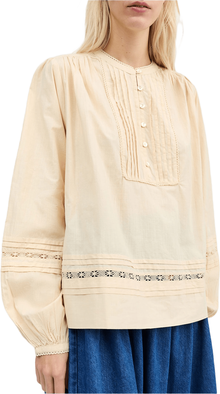 Leaf shirt, från Skall Studio, i färgen Antique Beige.