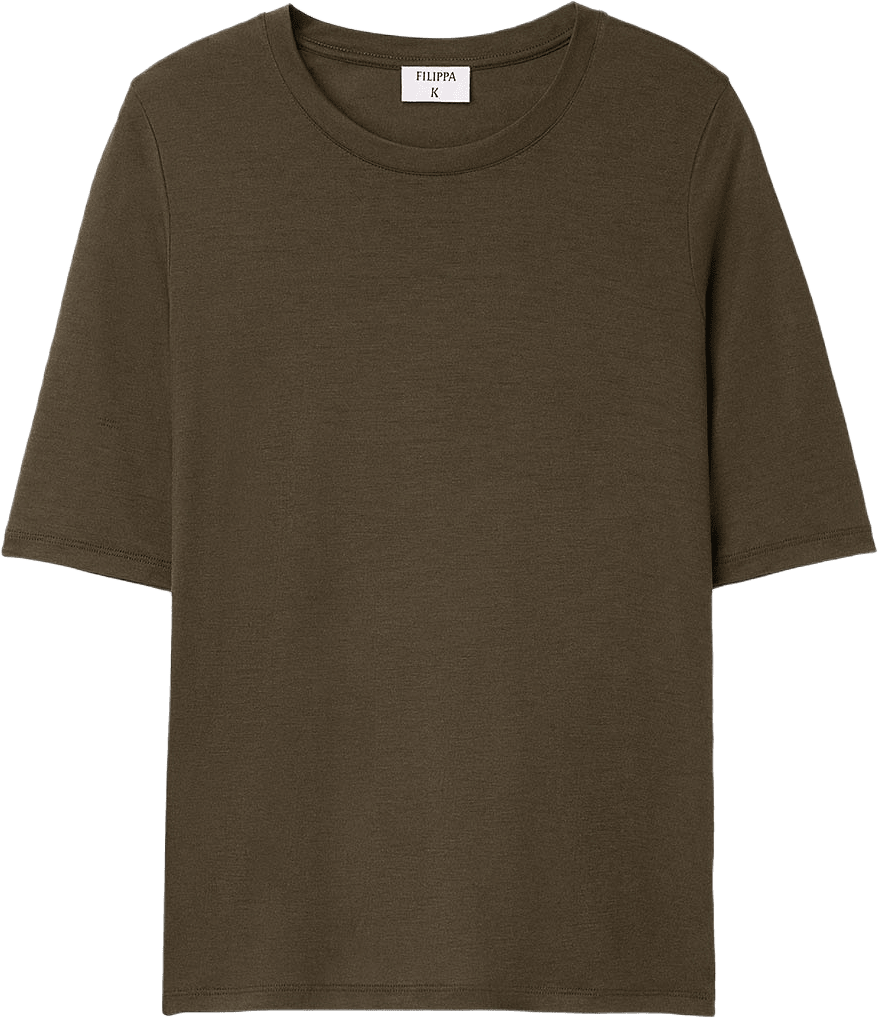 Elena Tee, från Filippa K, i färgen Dark Khaki Green.