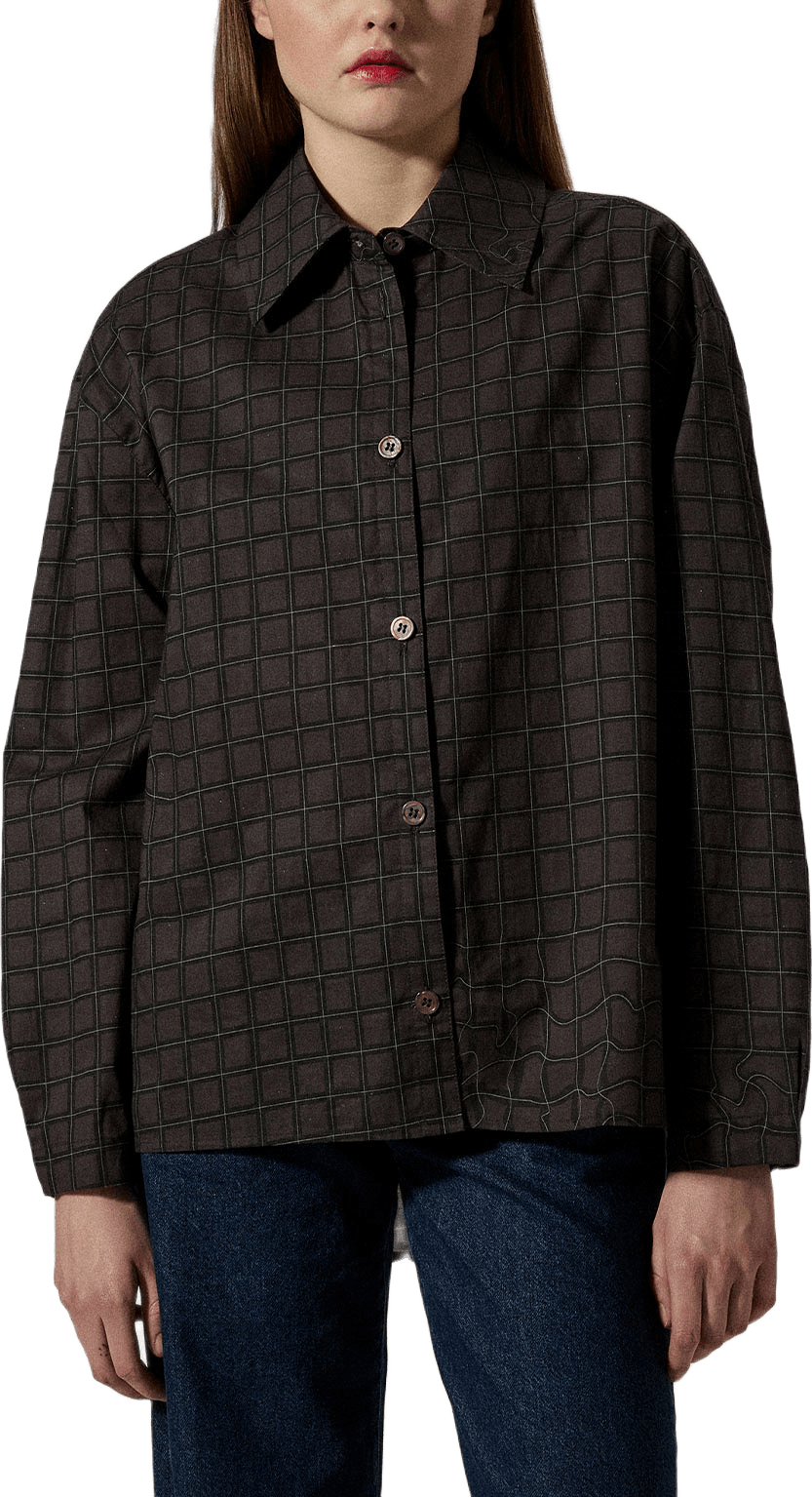 Stella Shirt, från Brixtol Textiles, i färgen Licorice Fluid Check.