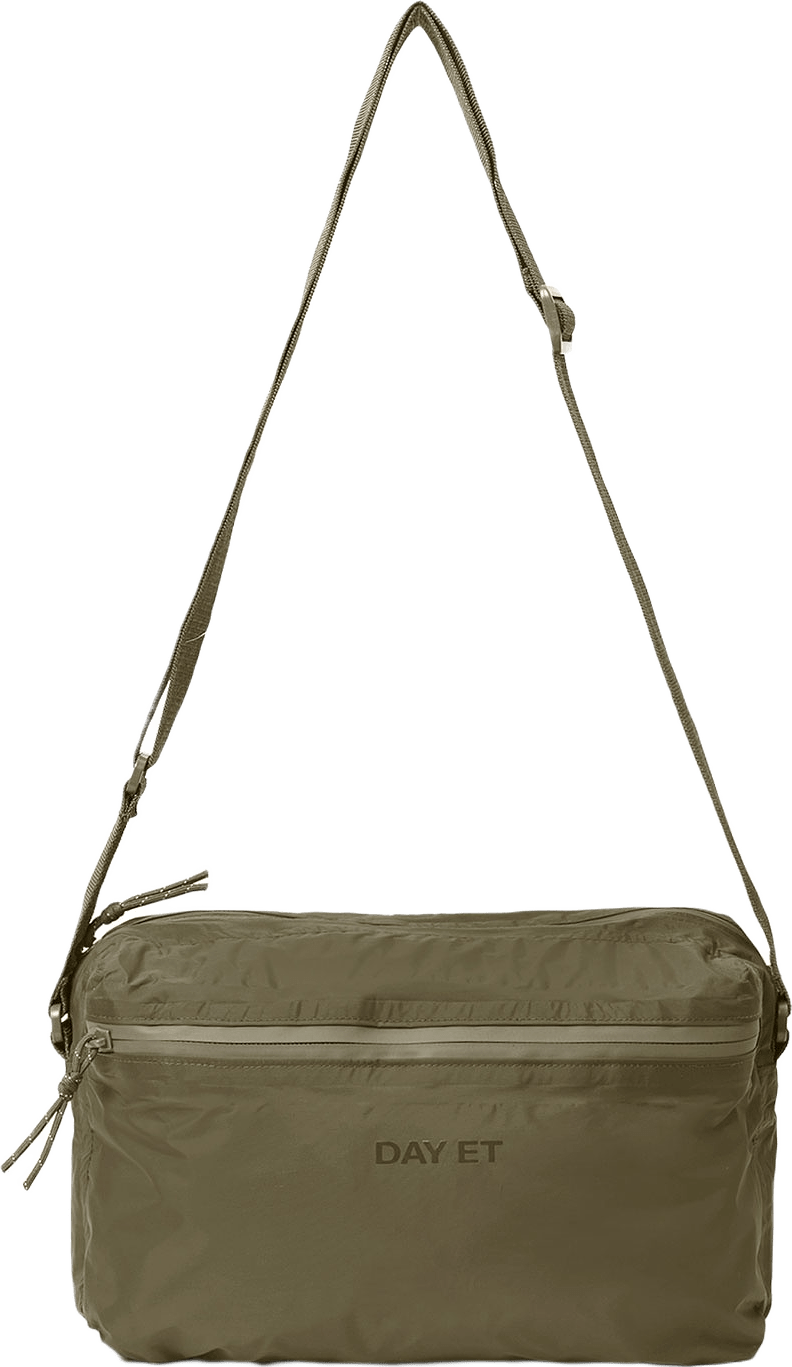 Day RE-Tonal No Rain Camera, från DAY ET, i färgen Dark Olive.