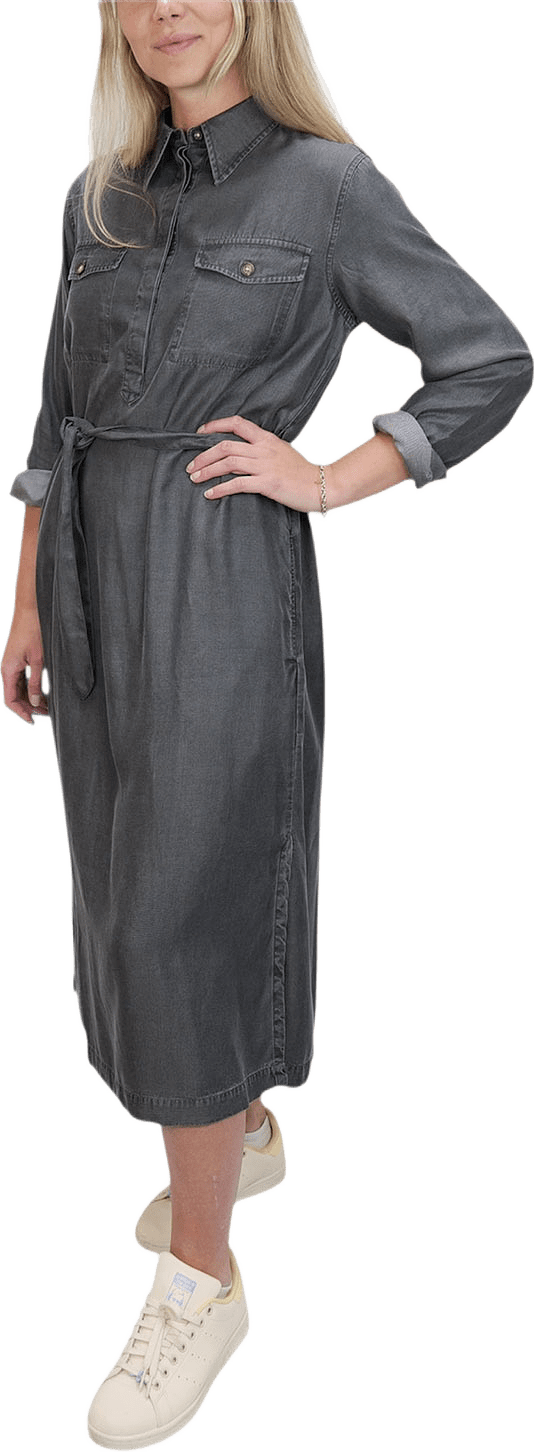 Ljungskär Tencelklänning, från Boomerang, i färgen Ash.