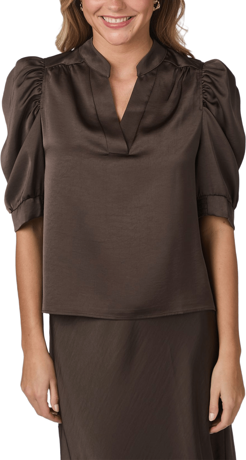 Roella Heavy Sateen Blouse, från Neo Noir, i färgen Dark Brown.