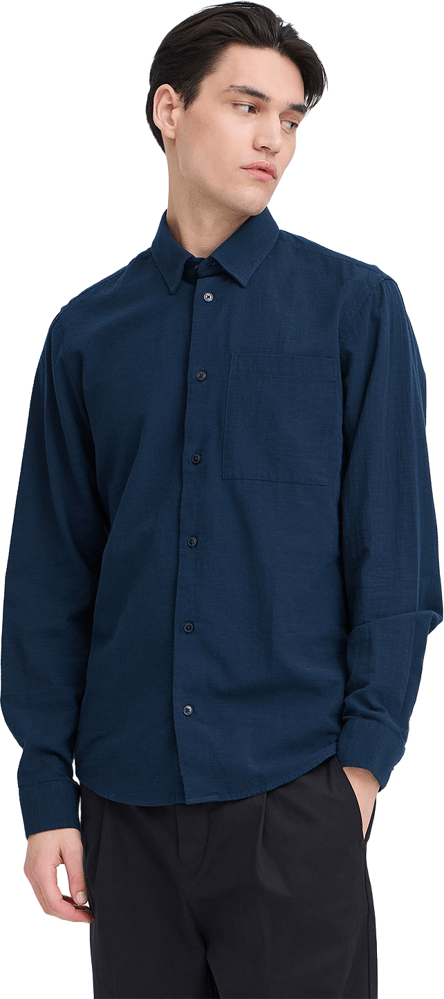 Aaberg Structured  Shirt, från Casual Friday, i färgen Navy Blazer.