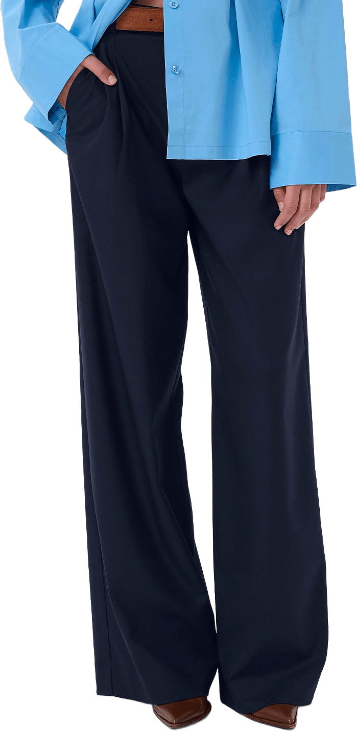 GZpaula Trousers, från Gestuz, i färgen Sky Captain.