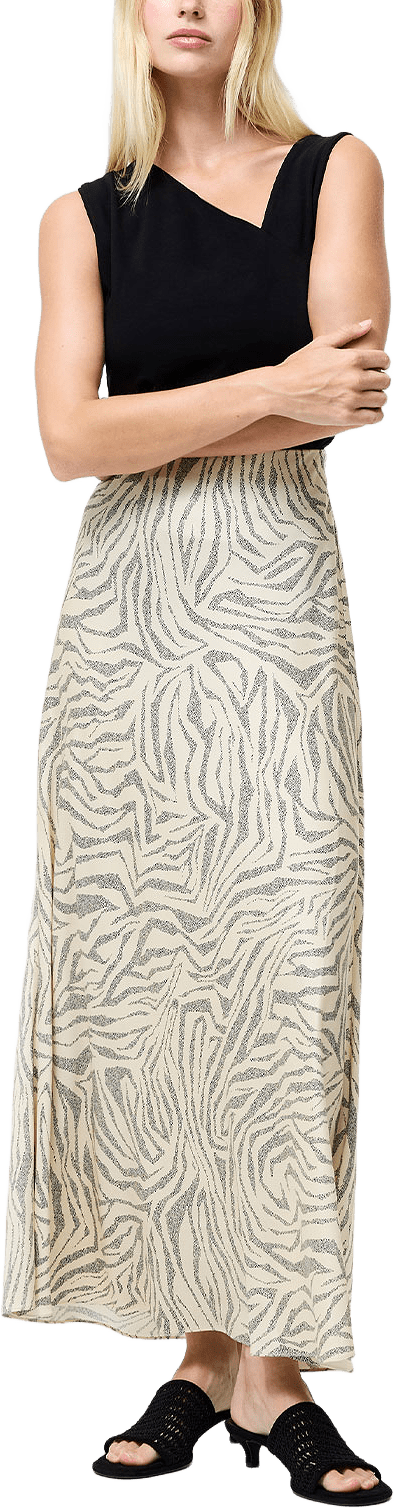 Josie Ennis Bias Maxi Skirt, från French Connection, i färgen Porcelain Cream/Blac.