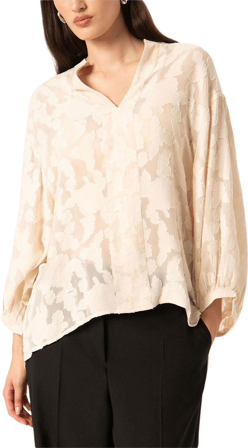 Felisia Amily Blouse, från Soaked In Luxury, i färgen Sandshell.