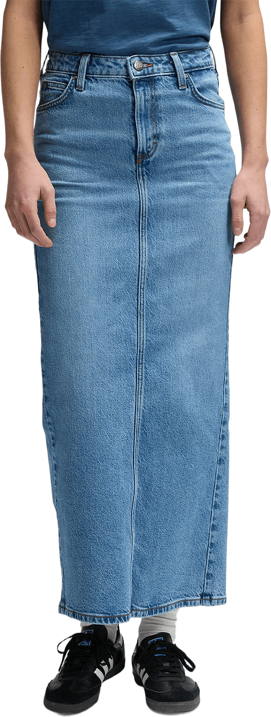 Back Slit Maxi Skirt, från Lee, i färgen Tinted Blue.