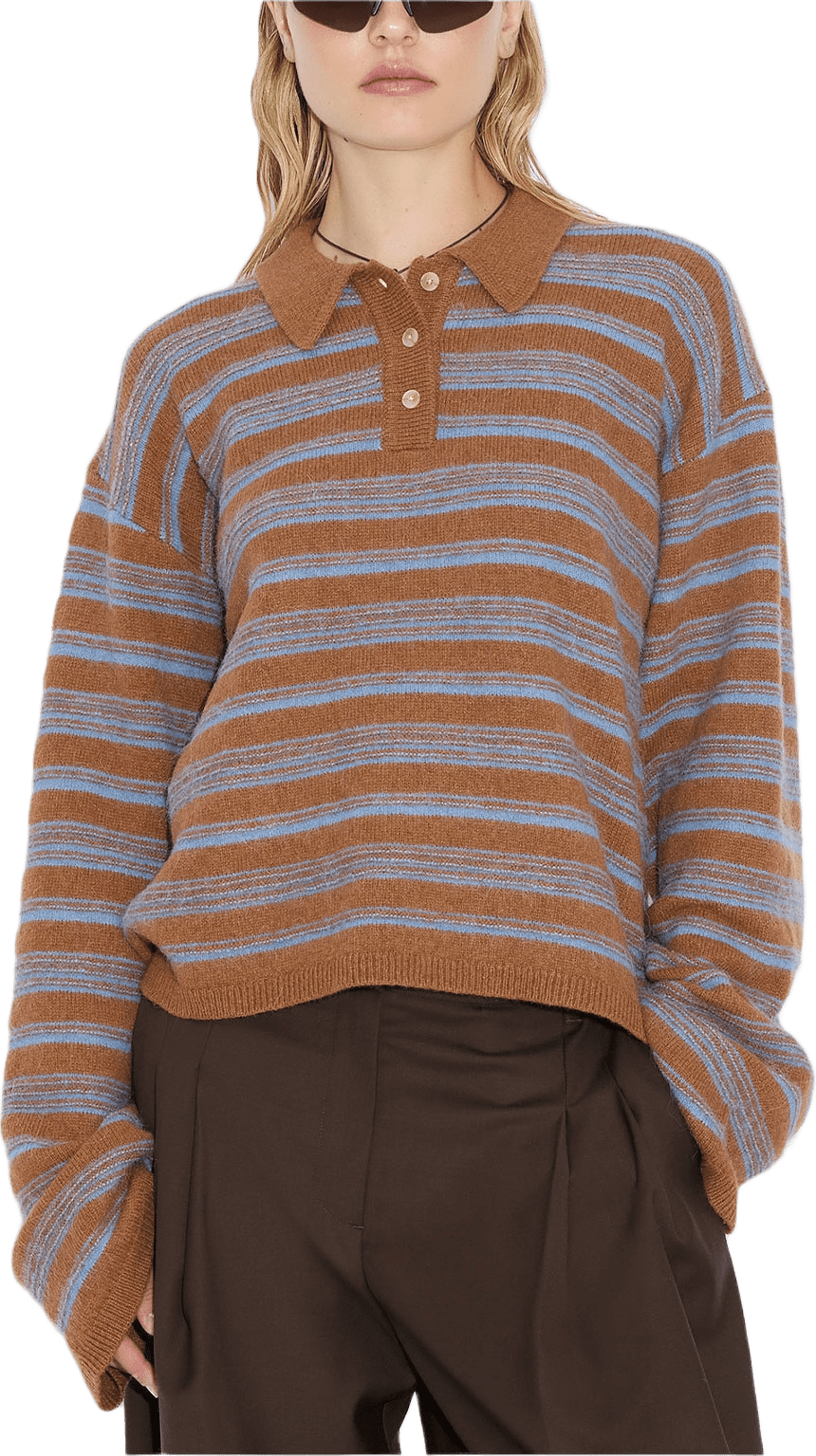 Olivia Wool Polo, från Holzweiler, i färgen Brown Stripe.
