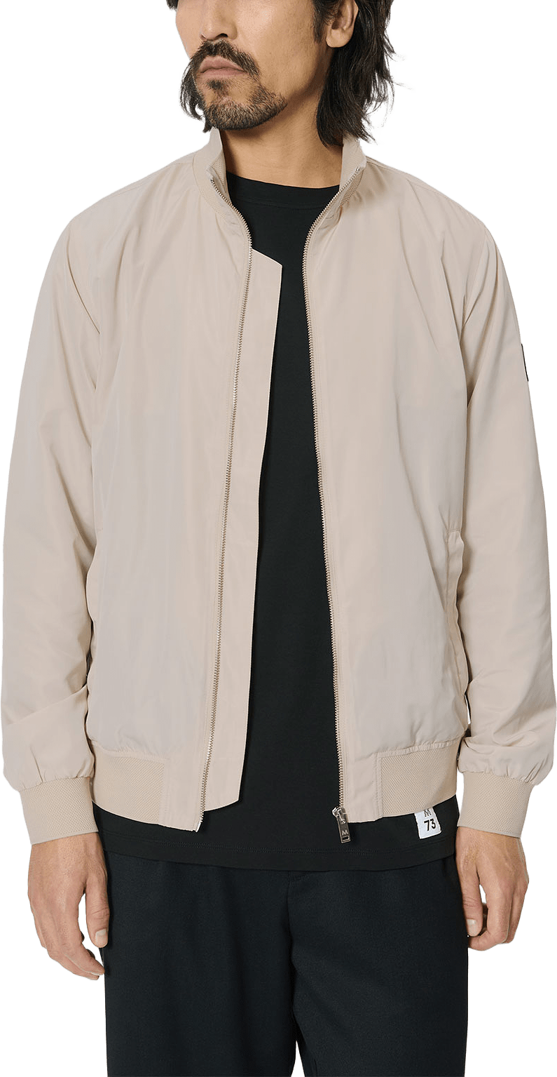 MAhardron N; Matinique Jacket Otw, från Matinique, i färgen Fog.