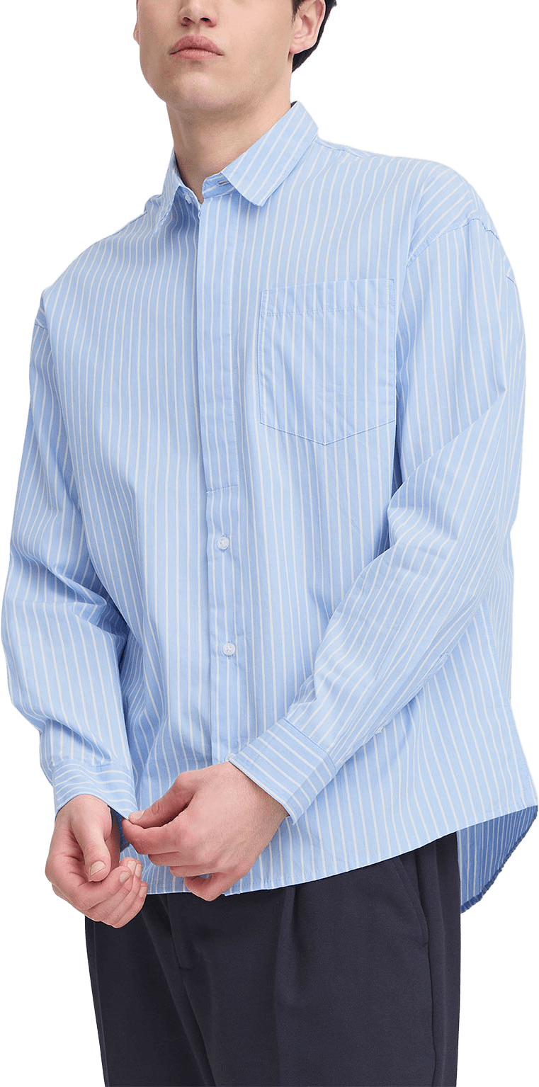 Cfsixten Wide Striped Shirt, från Casual Friday, i färgen Vista Blue.