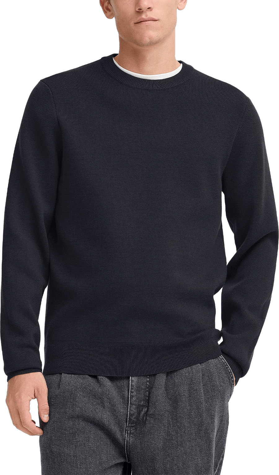 Cftheo Milano Crew Knit sweater, från Casual Friday, i färgen Dark Navy.