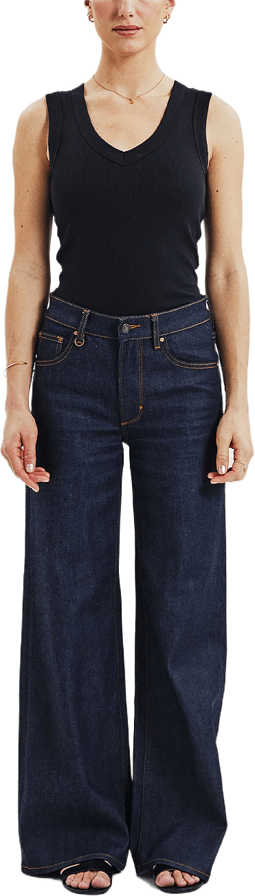 Tank V-Neck, från Bread & Boxers, i färgen Black.