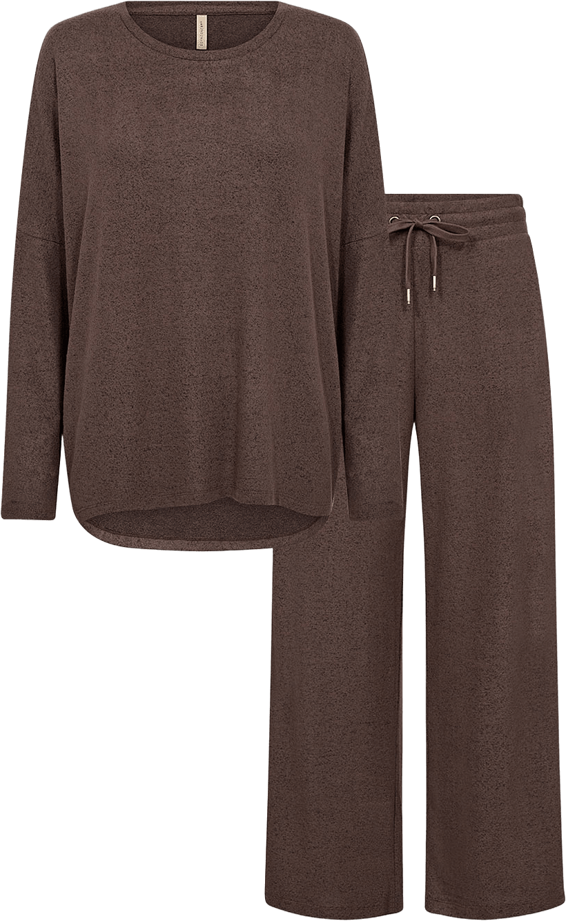 Sc-Biara Set 153 pyjamas, från Soyaconcept, i färgen Hot Fudge Melange.