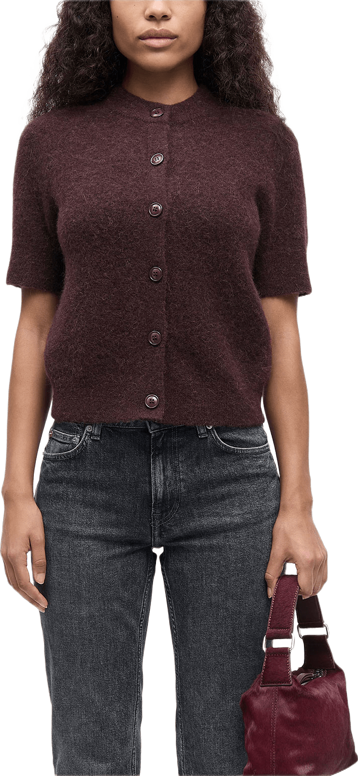 Sanoura Ss Cardigan 15556, från SAMSOE SAMSOE, i färgen Fudge.