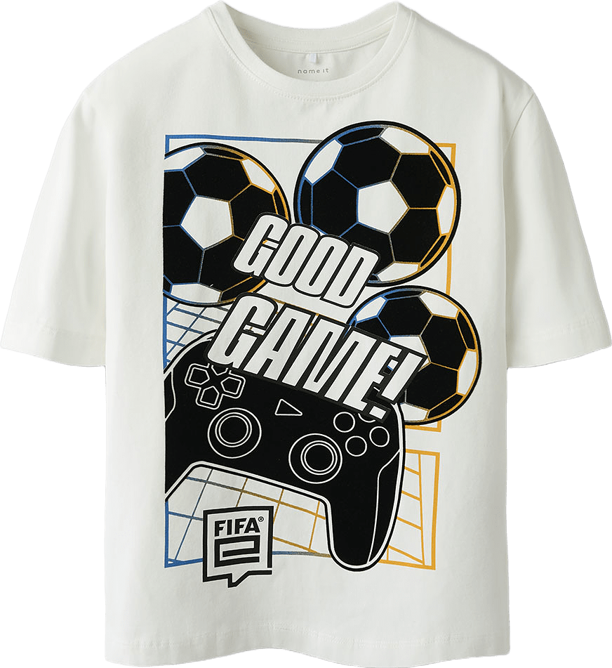 NKMOCOLA T-shirt FIFA, från Name It, i färgen Cloud Dancer.