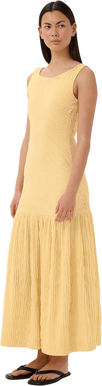 Selma Fest Long Dress, från Inwear, i färgen Chamomile.