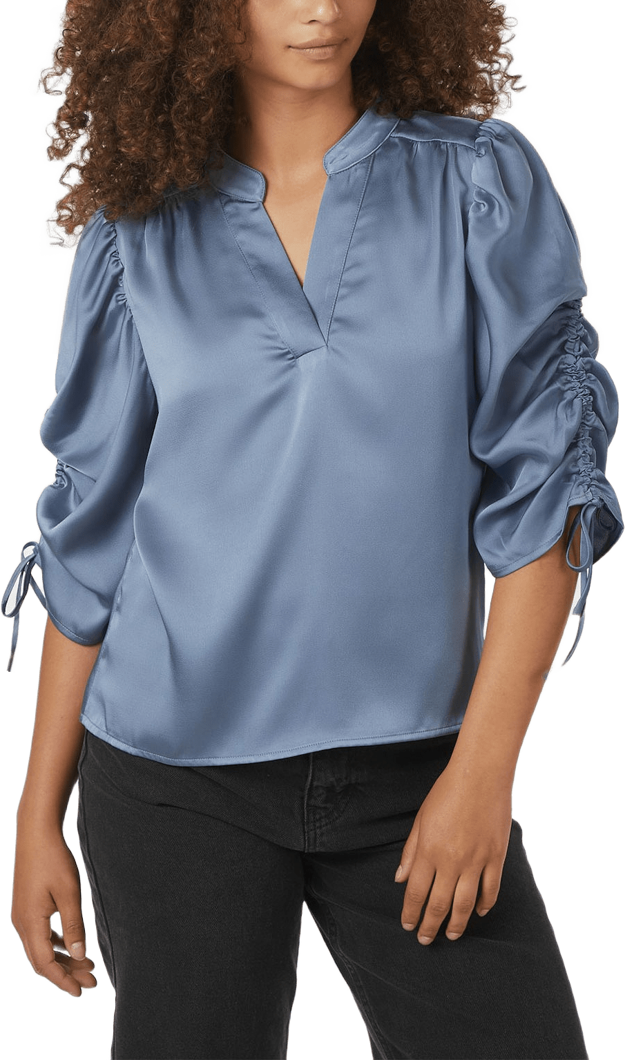 Alvira Drapy Satin Blouse, från Neo Noir, i färgen Dusty Blue.