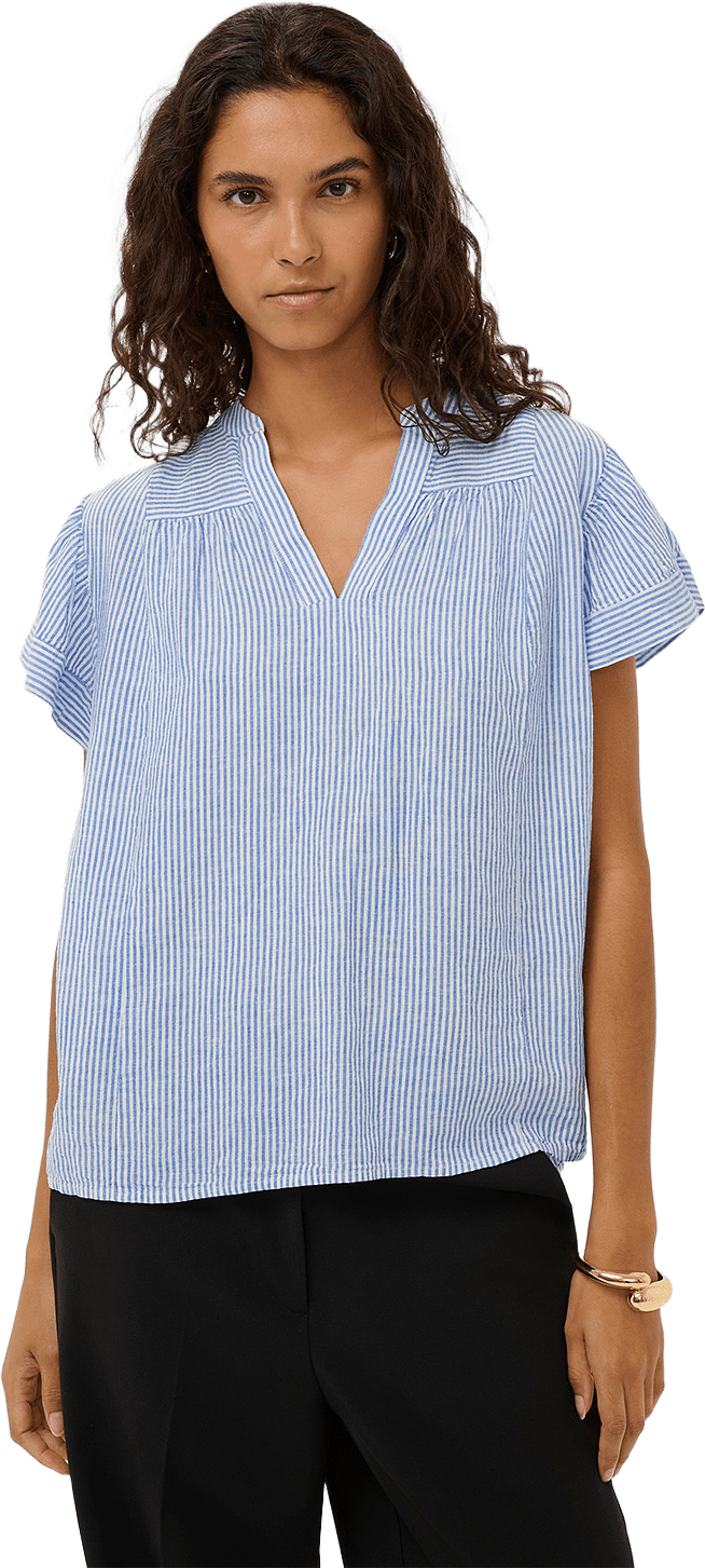 Aria Blouse, från Soaked In Luxury, i färgen Regatta And White Stripe.