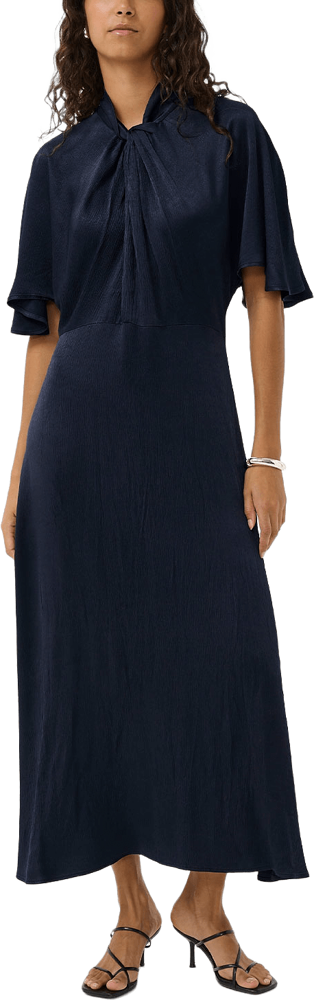 SLRiyan Miria Dress, från Soaked In Luxury, i färgen Night Sky.