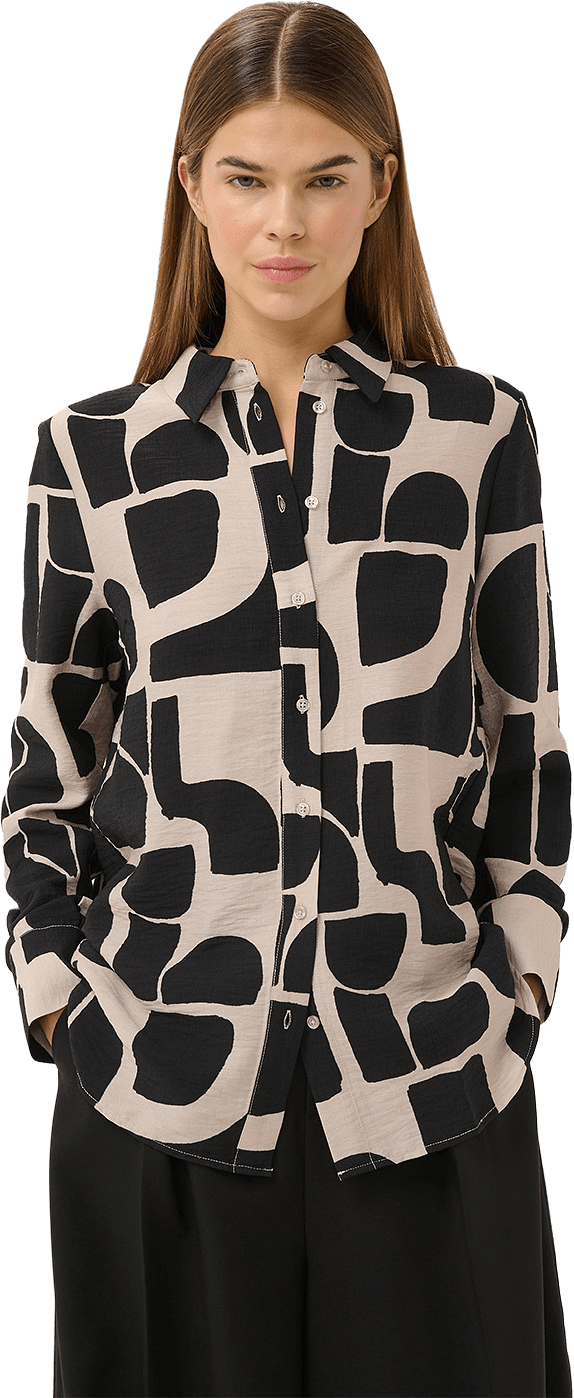 Lynn Comino Shirt, från Inwear, i färgen Black Soft Blocks.