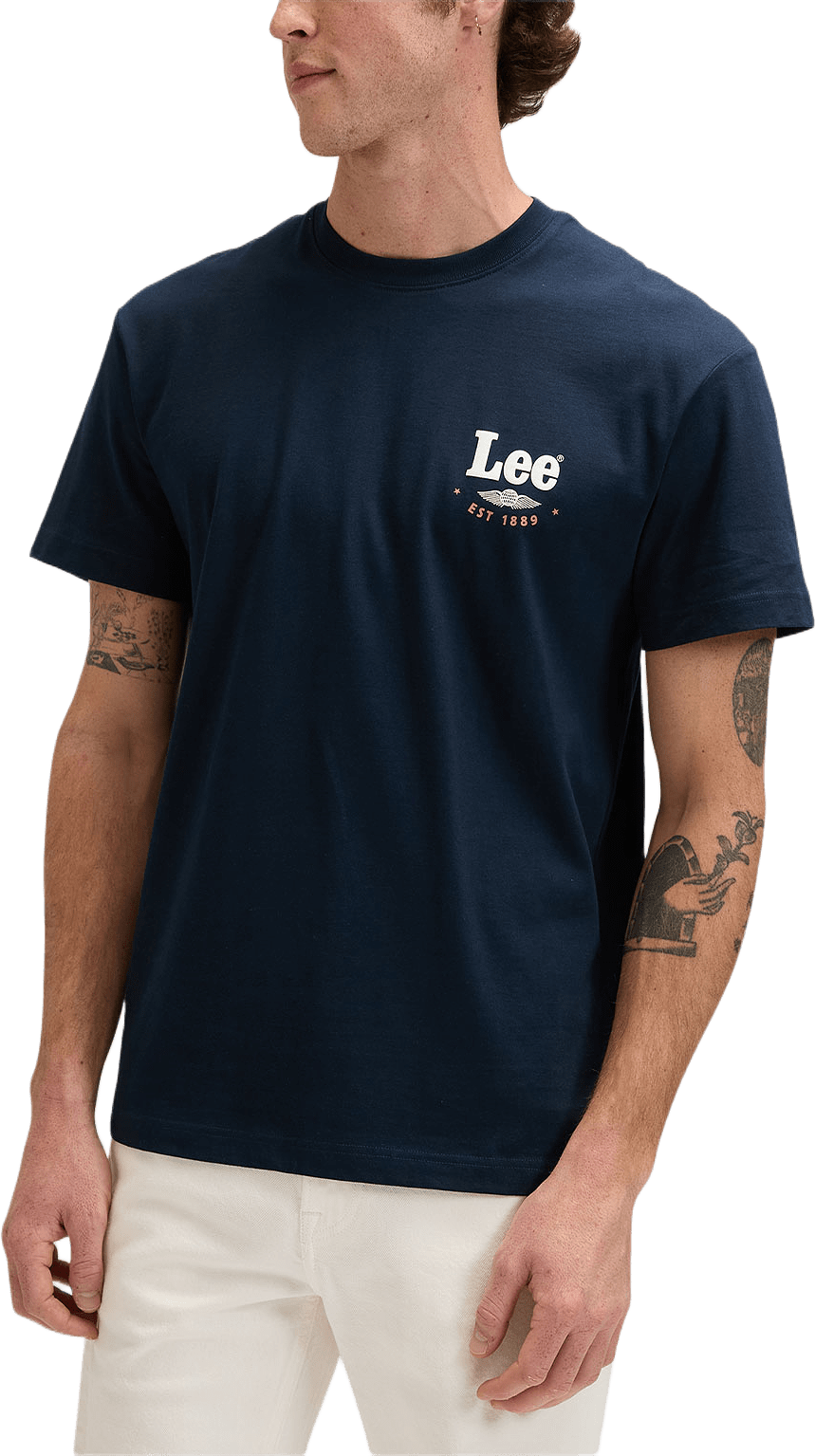 Stamp Lee Tee, från Lee, i färgen Rivet Navy.