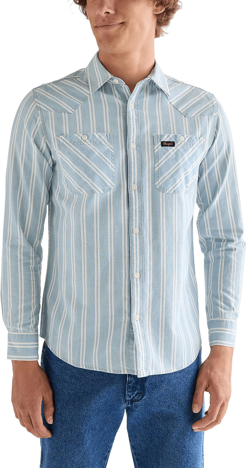 Chambray Shirt, från Wrangler, i färgen Light Stripe.