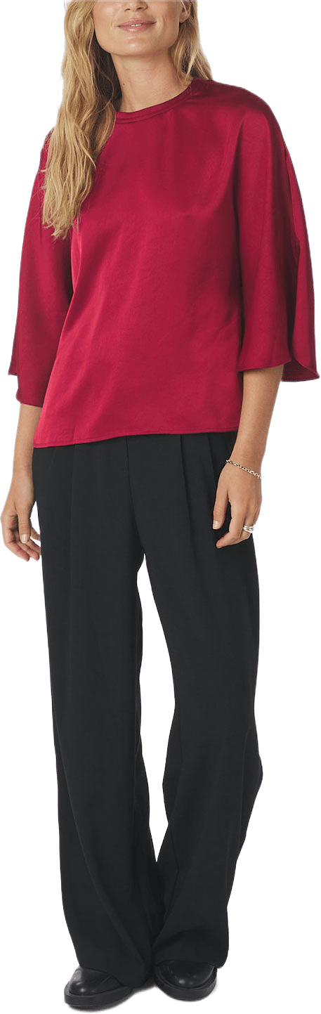 Liora Heavy Sateen Blouse, från Neo Noir, i färgen Dark Red.