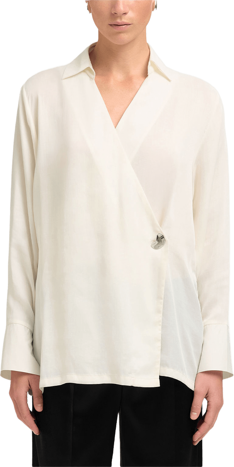 SLFJOLLY LS Omlott topp, från Selected Femme, i färgen Gardenia.