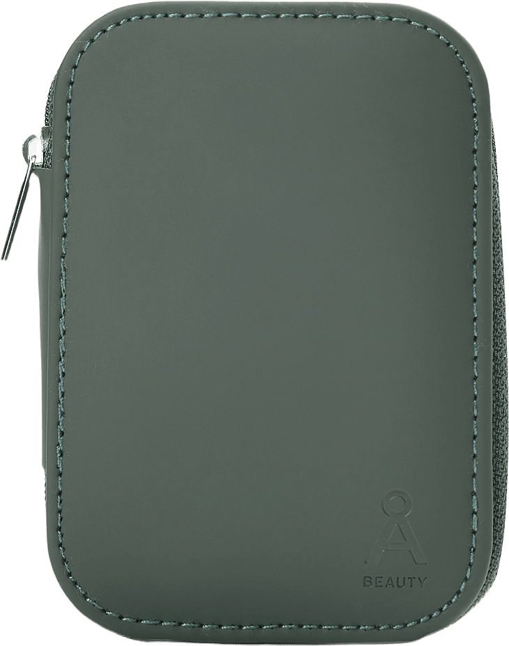 Nagelset, från Å BEAUTY, i färgen Dark Green.