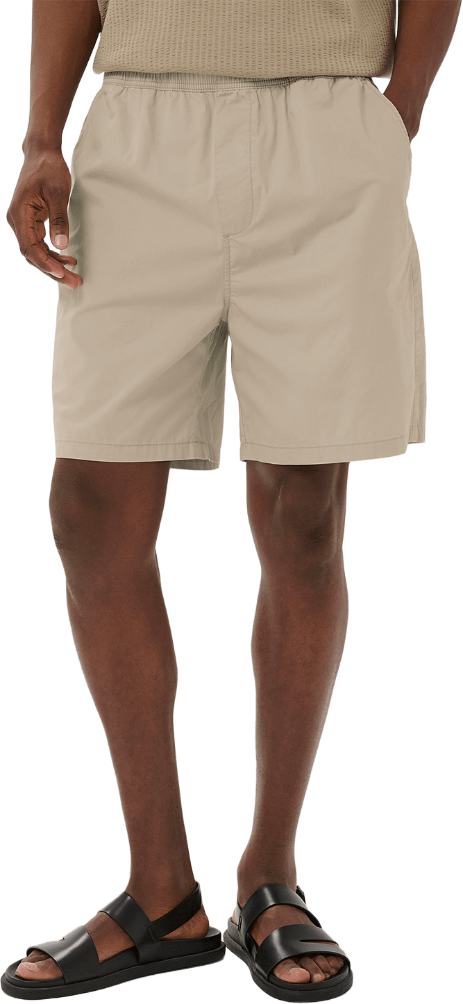 Noram Shorts, från Matinique, i färgen Plaza Taupe.