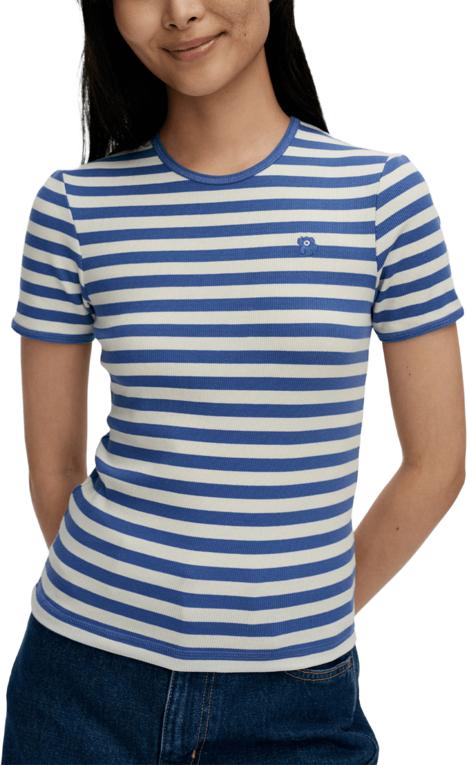 Kukkea Tasaraita Unikko, från Marimekko, i färgen Blue, Off White.