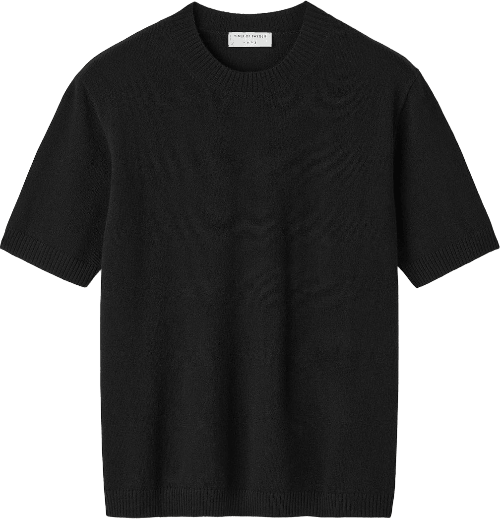 May T-shirt i Kashmir och Ull, från Tiger of Sweden, i färgen Black.