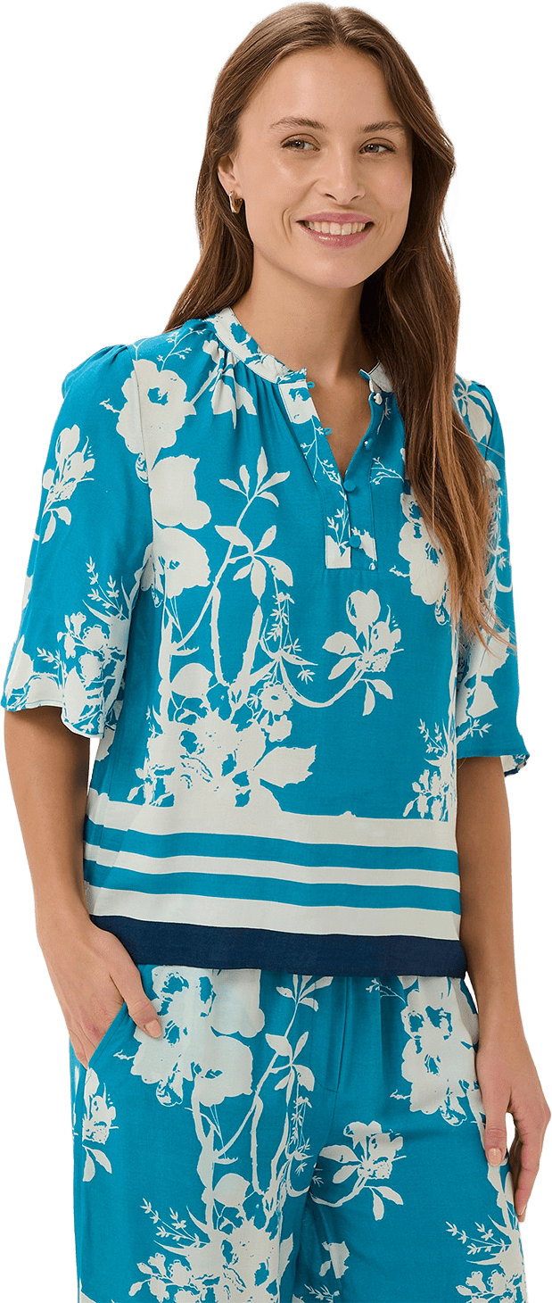 Rasheda Blouse, från Saint Tropez, i färgen Vallarta Blue Flower Bouquet.