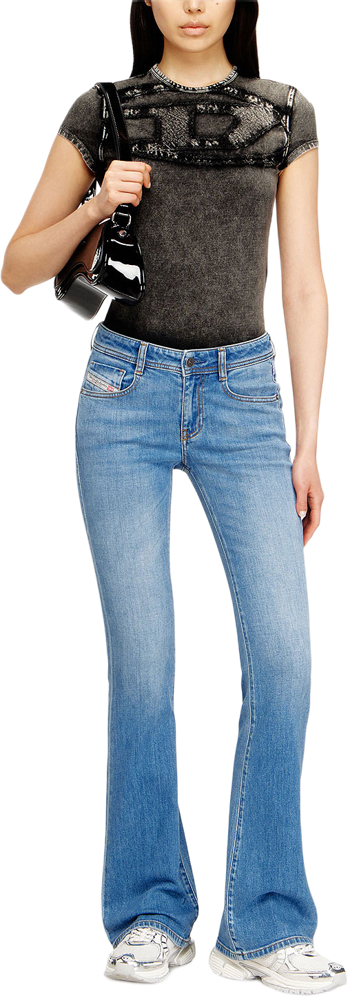 Bootcut Jeans 1969 D-Ebbey 0ADBH, från Diesel, i färgen Light Blue.