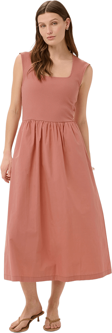 SLSimone Phoebe Dress, från Soaked In Luxury, i färgen Ash Rose.