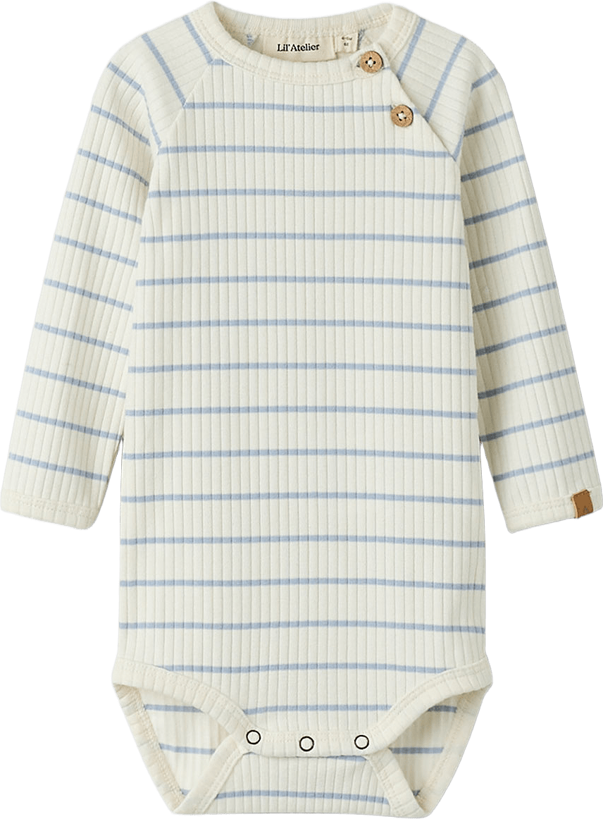 Kail Slim Body, från Lil'Atelier, i färgen Coconut Milk Zen Blue.