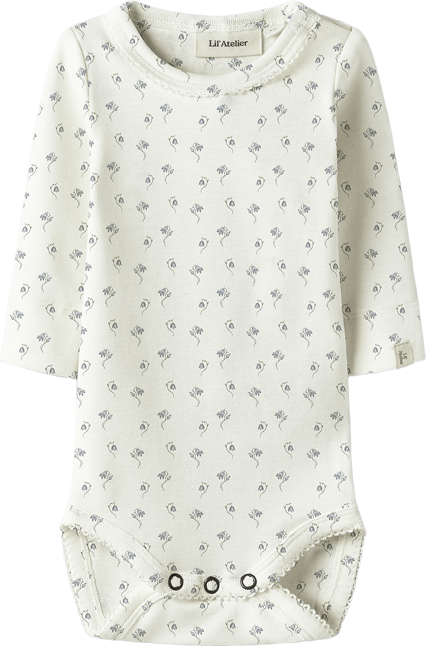 Gayo body, från Lil'Atelier, i färgen Coconut Milk Bell Flower.