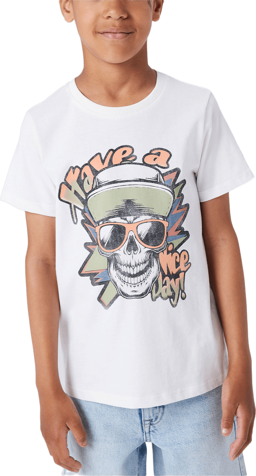 NKMBASTIAN SS TOP BOX PS, från Name It, i färgen Cloud Dancer.