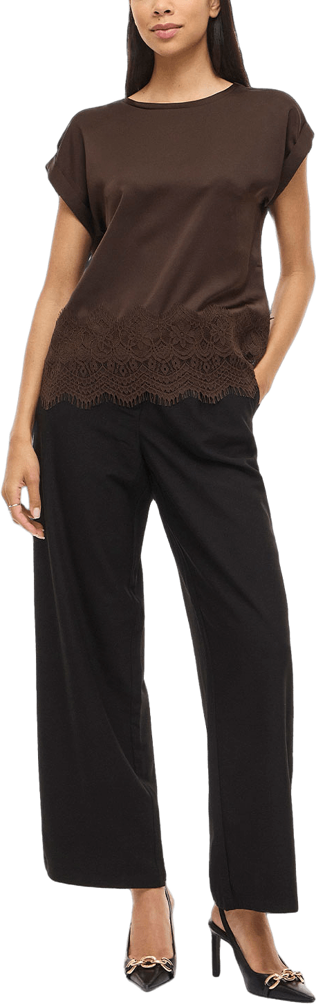 VIELLETTE Spetstopp, från Vila, i färgen Coffee Bean.