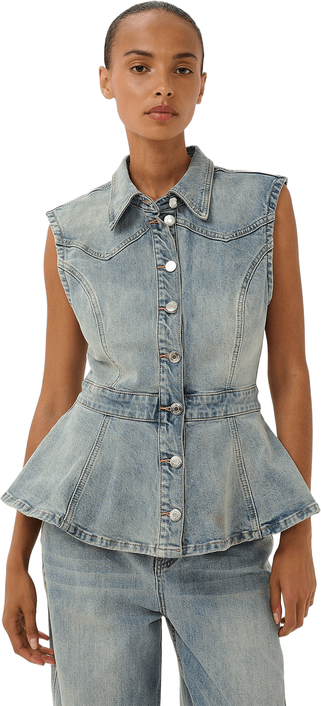 Noma Sl Shirt, från Gestuz, i färgen Vintage Mid Blue Wash.