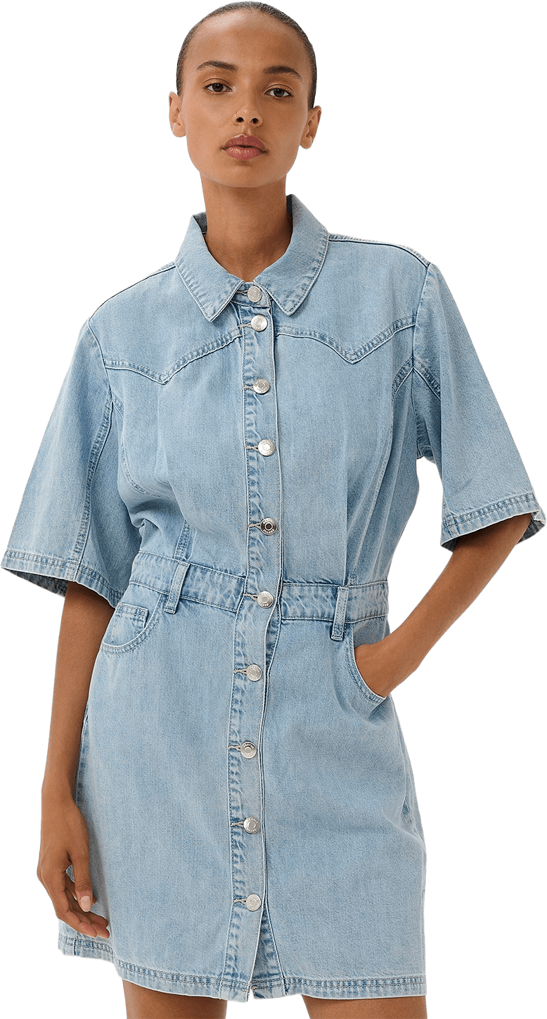 Monie Dress, från Gestuz, i färgen Light Blue Denim.
