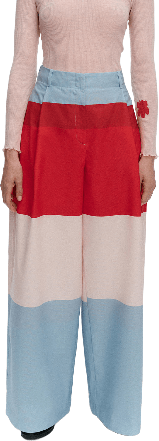 Veikata Hennika, från Marimekko, i färgen Red, Light Pink, Light Blue.