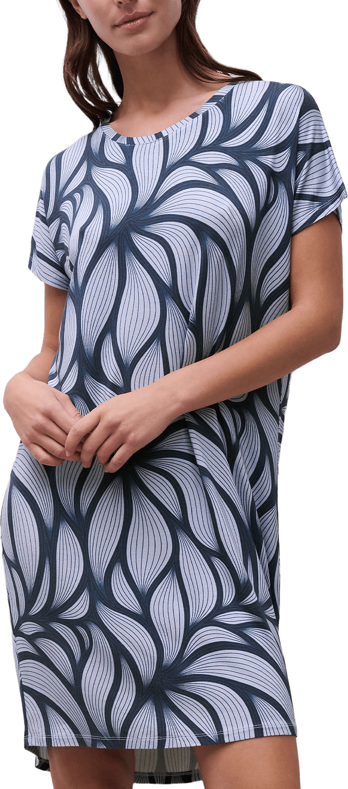 Yara Long Sleeve T-shirt, från FEMILET, i färgen Blue Petal.